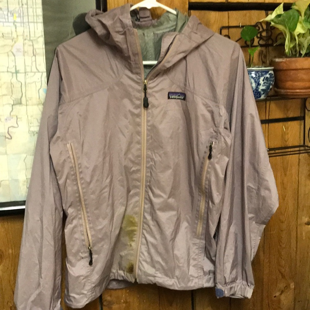 Women’s Small light purple Patagonia rainjacket